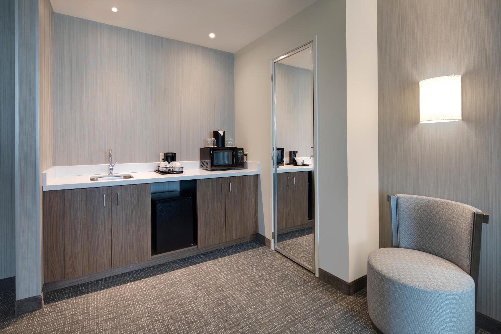 Courtyard By Marriott Atlanta Vinings/Galleria Smyrna Exterior photo