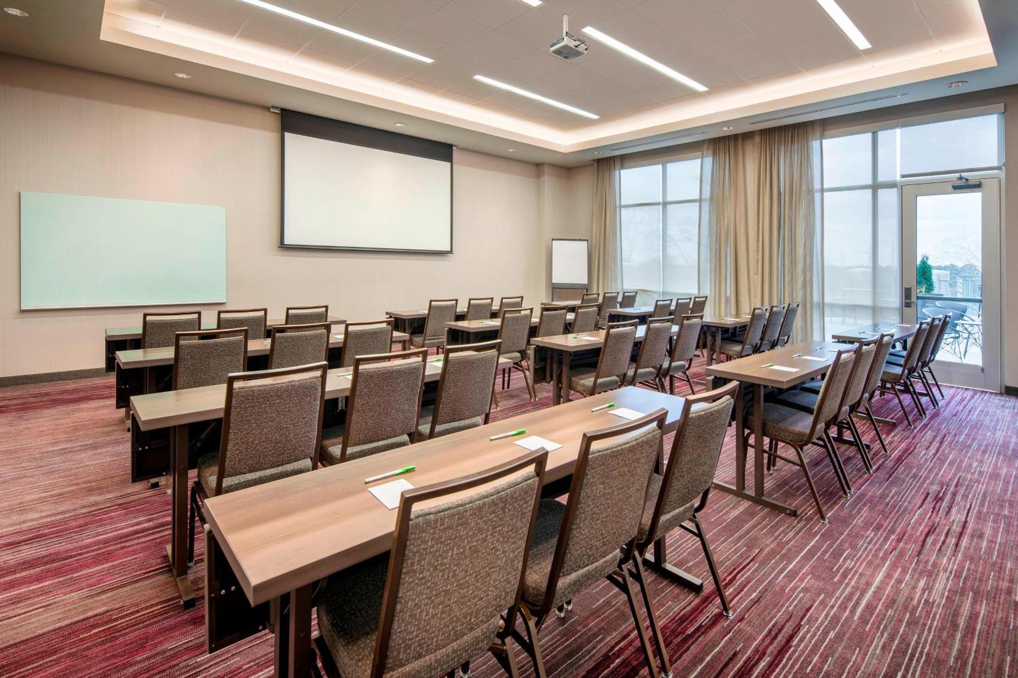 Courtyard By Marriott Atlanta Vinings/Galleria Smyrna Exterior photo