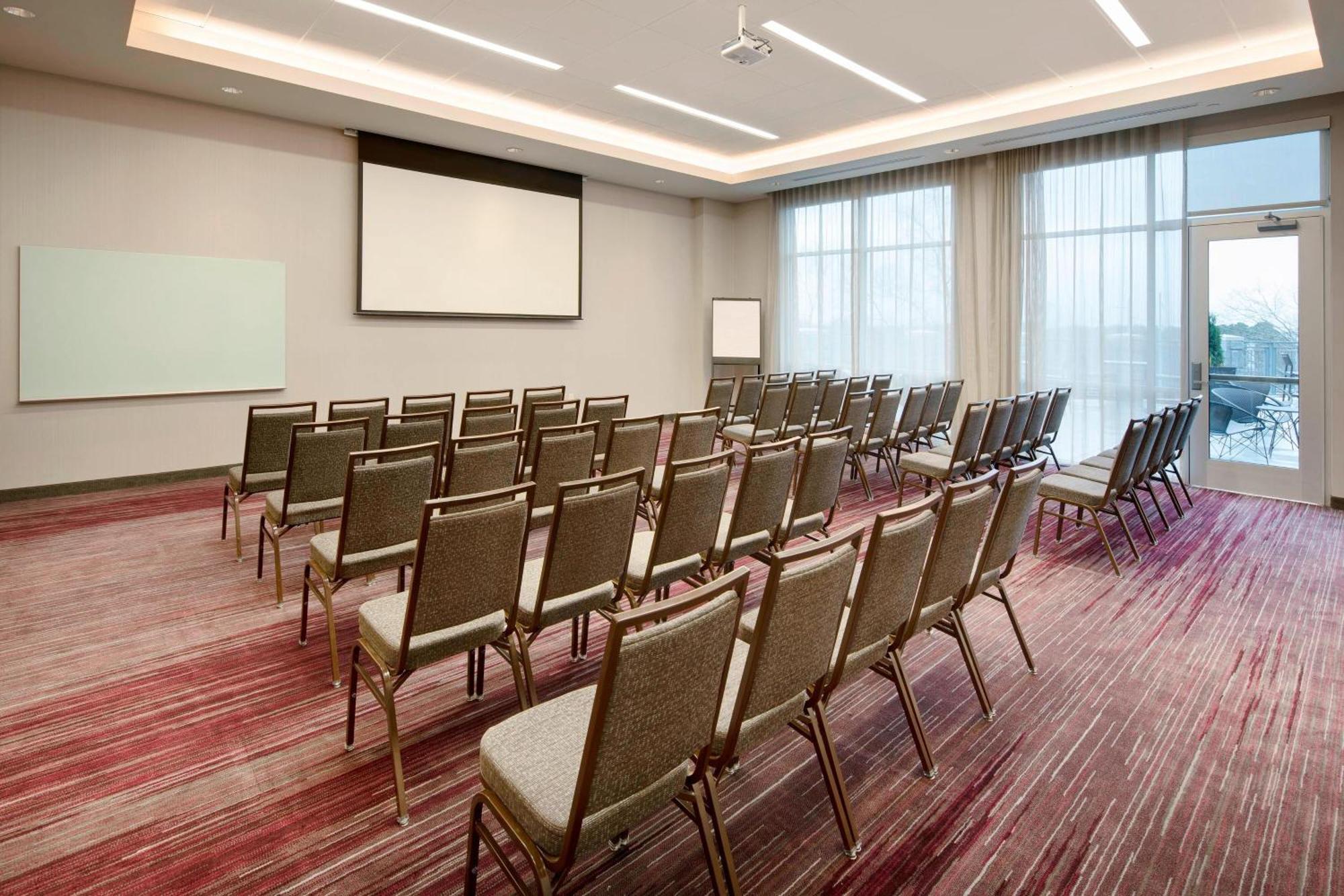 Courtyard By Marriott Atlanta Vinings/Galleria Smyrna Exterior photo