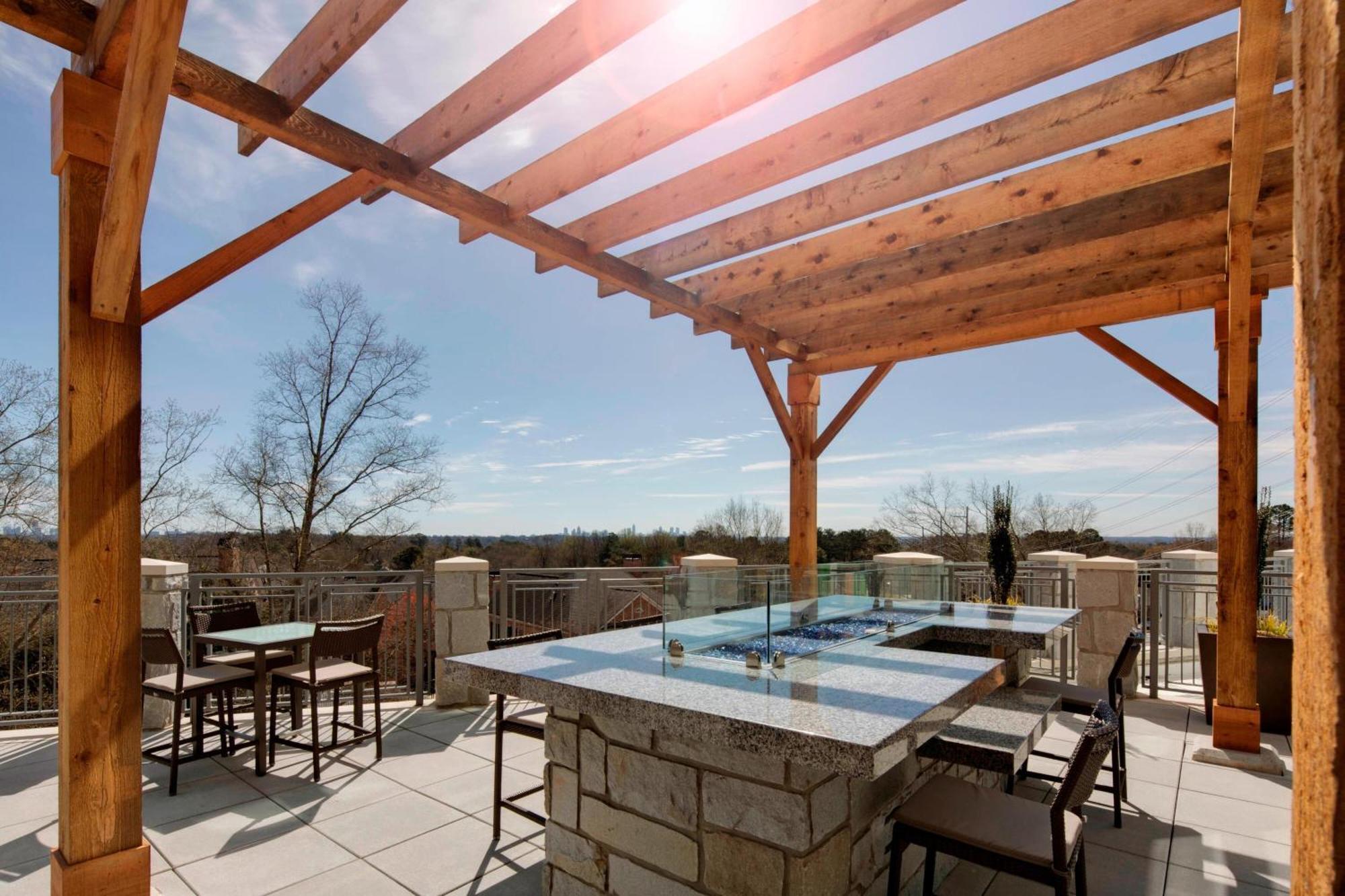 Courtyard By Marriott Atlanta Vinings/Galleria Smyrna Exterior photo